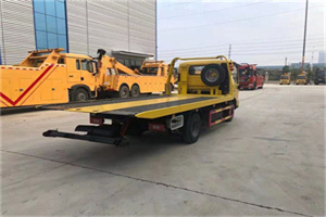 富民非事故拖车